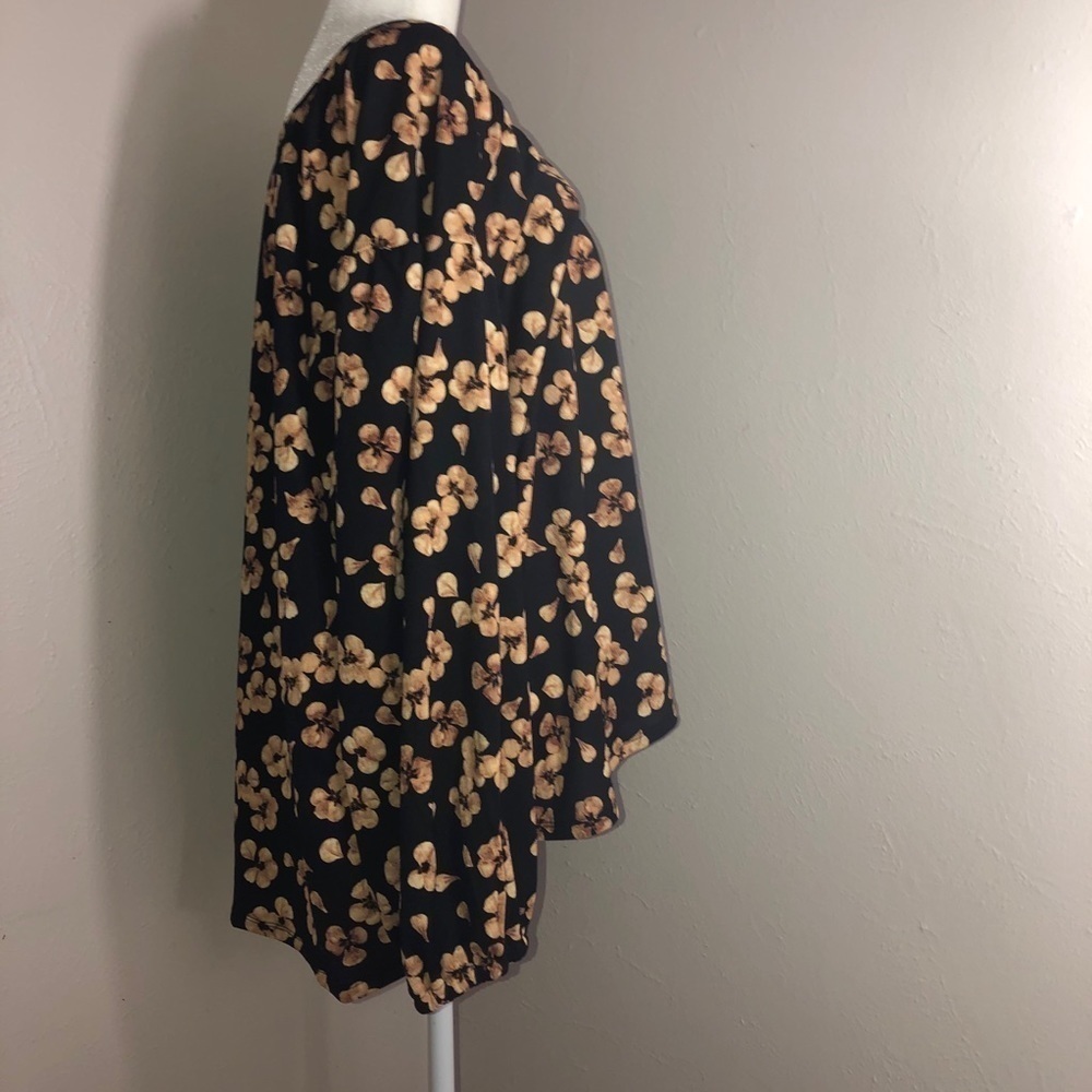 NWT AVA & VIV Stretch Black Floral Print Long Sleeve Top Sz 1X - Picture 4 of 9